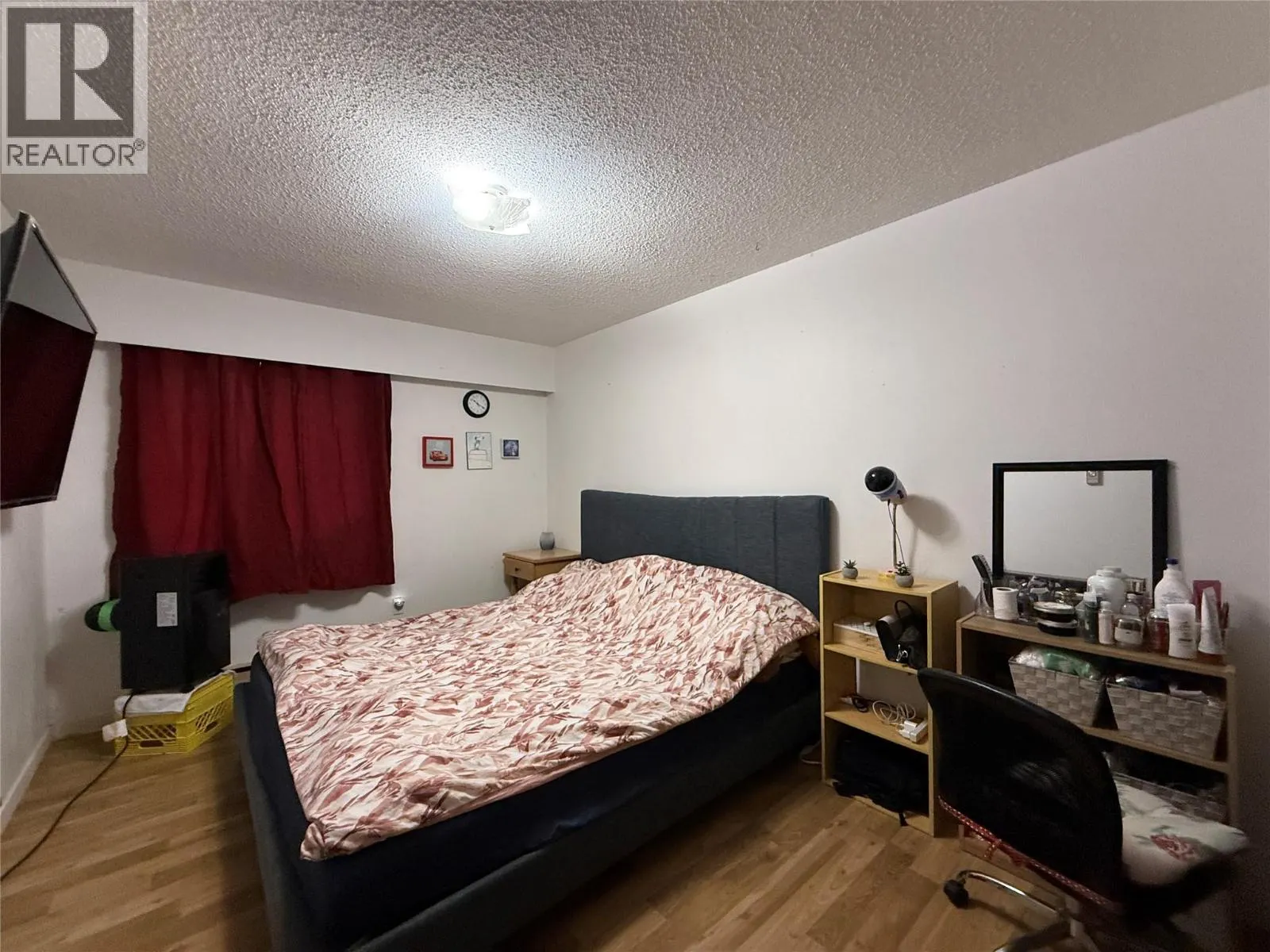 455 Richards Street W