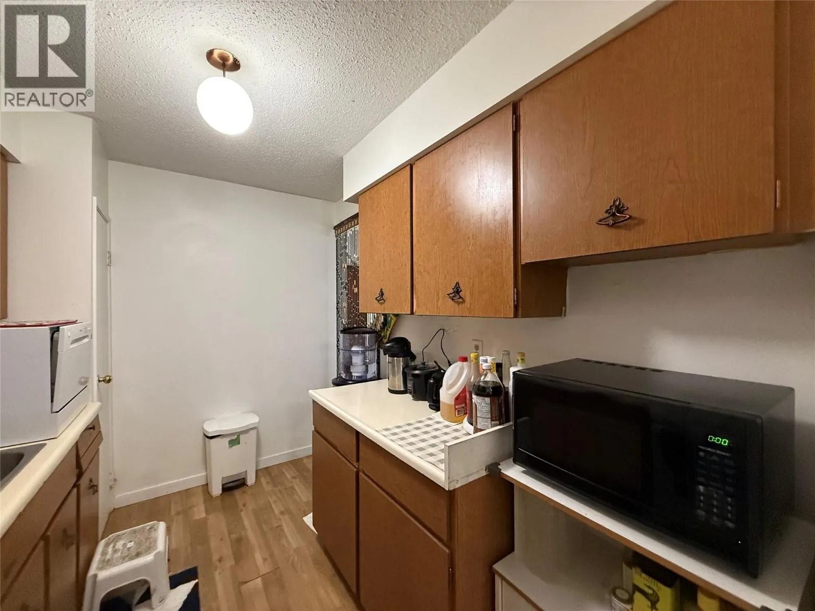 455 Richards Street W