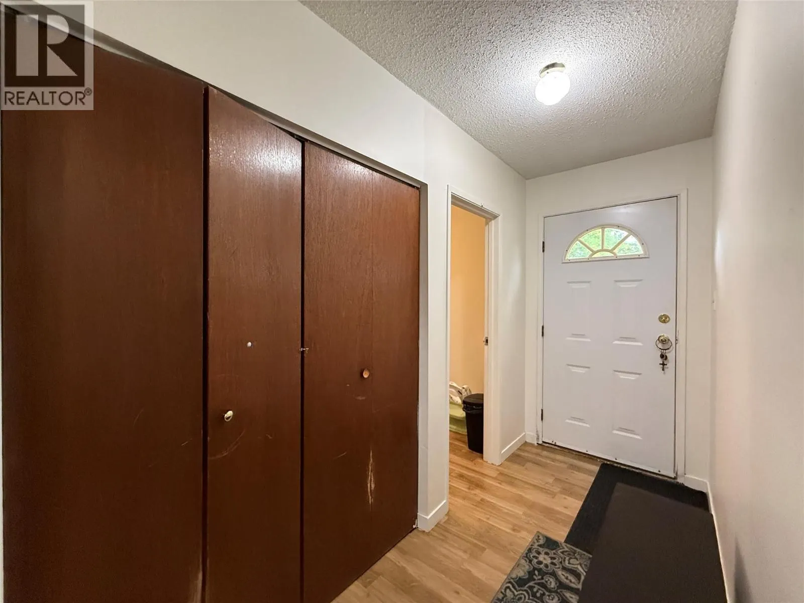 455 Richards Street W