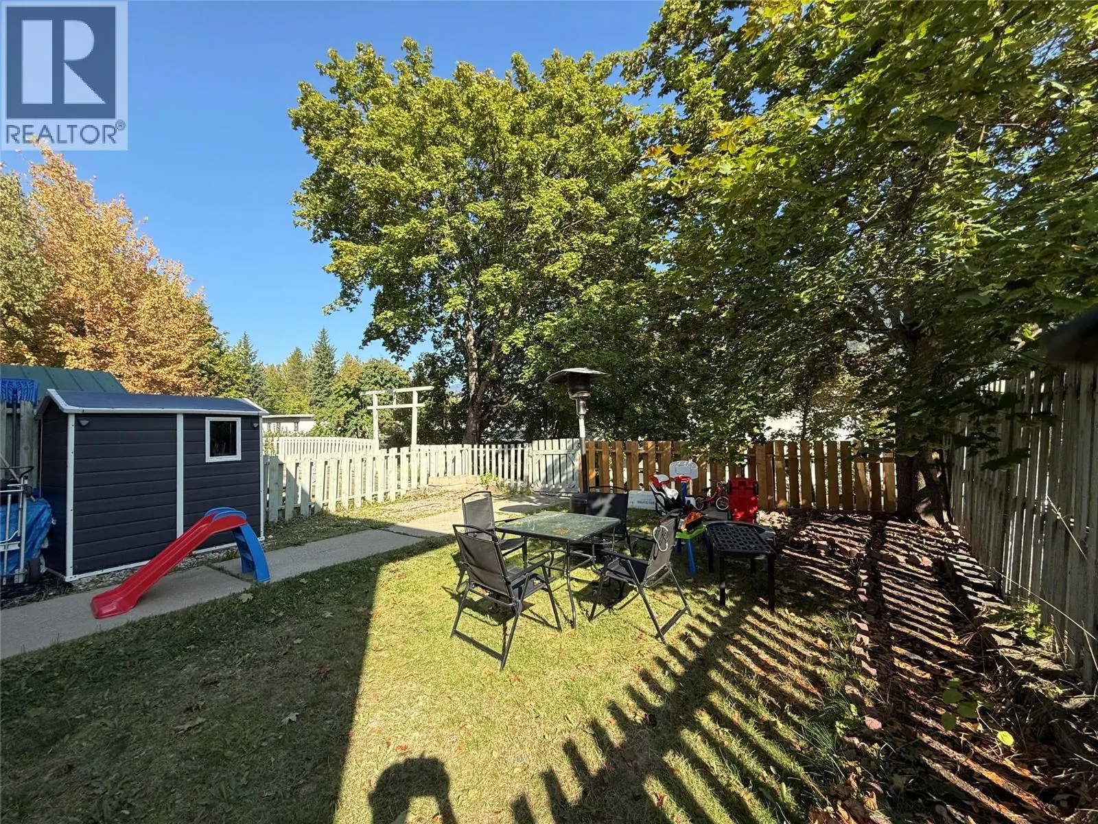 455 Richards Street W
