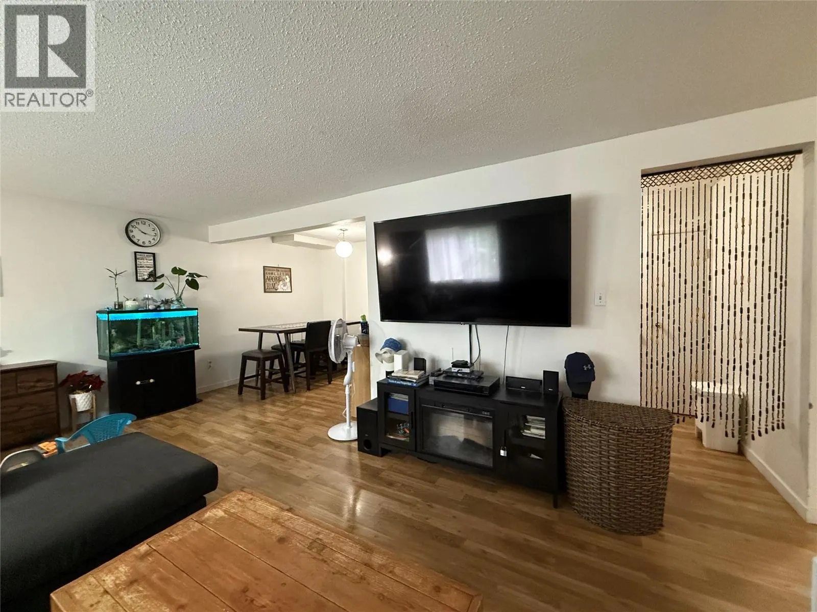 455 Richards Street W