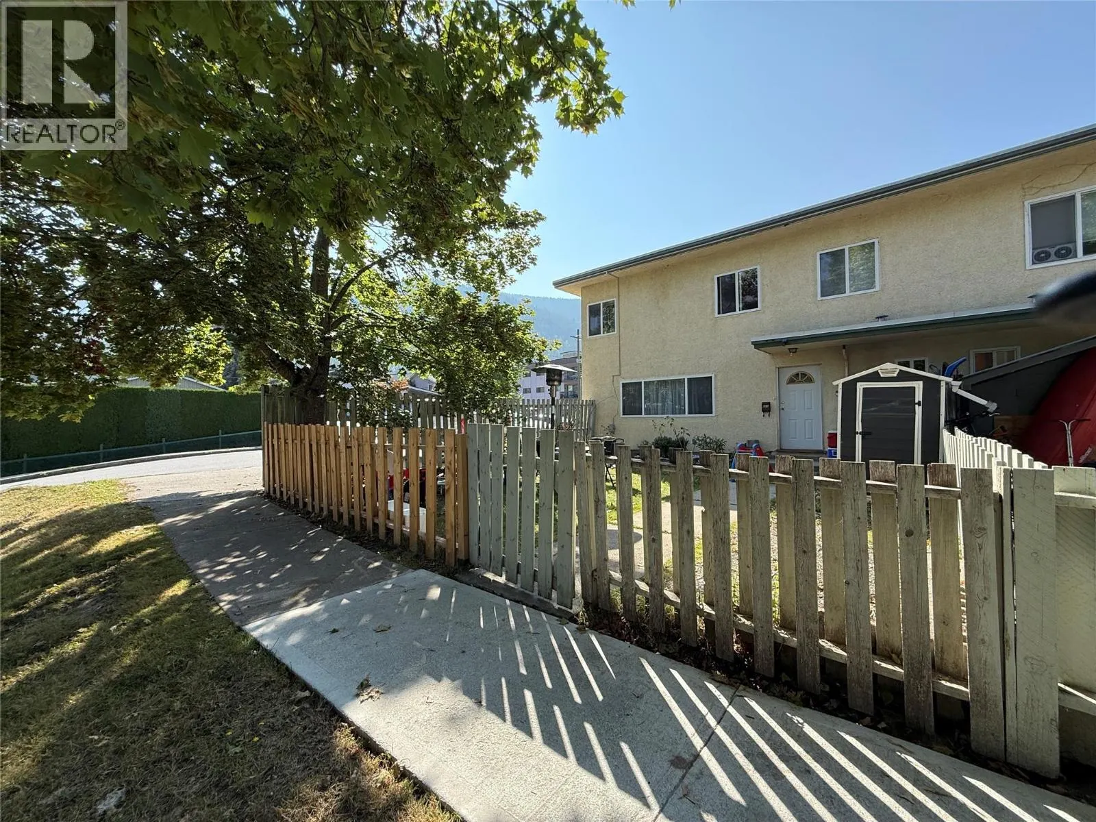 455 Richards Street W