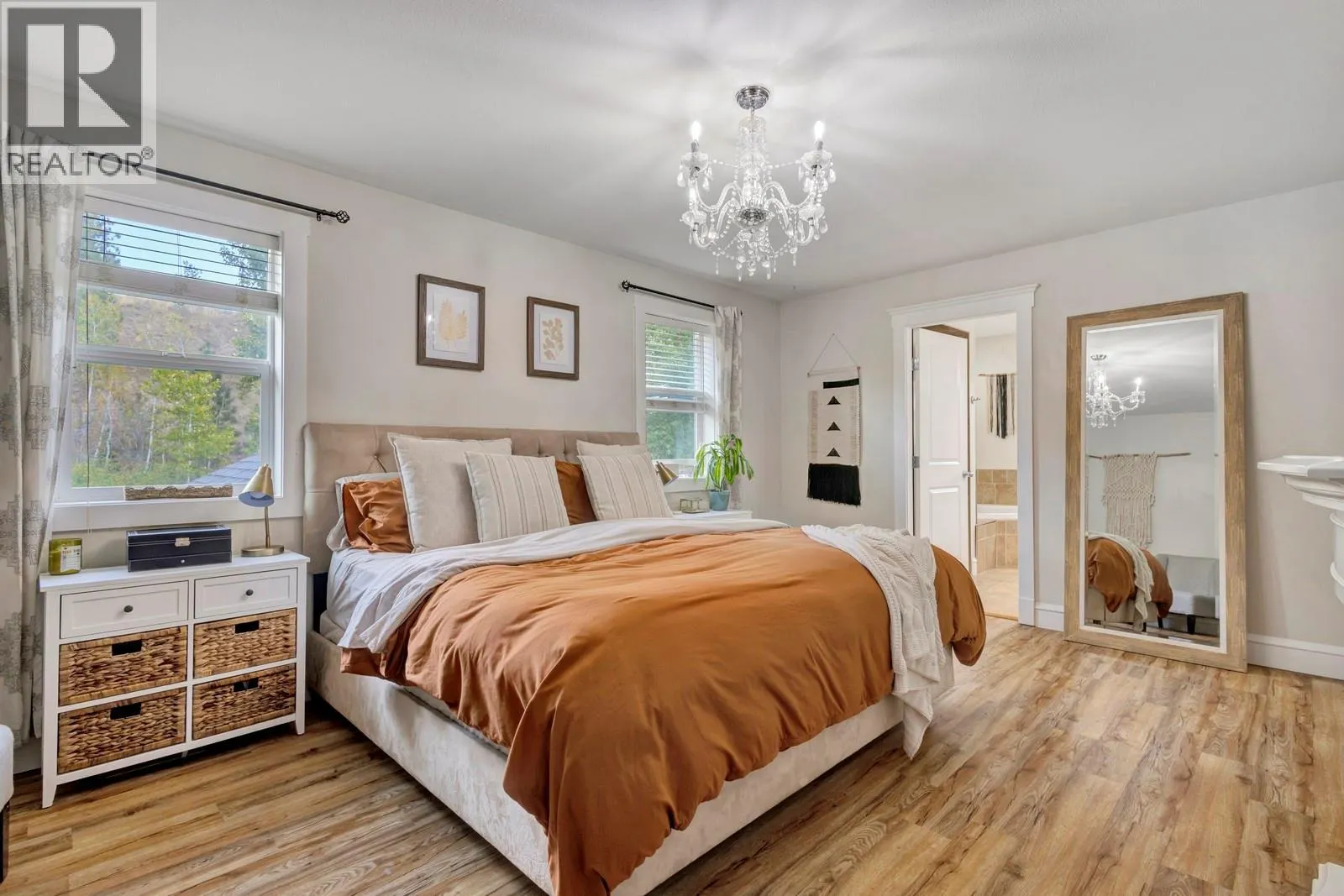 3477 Creekview Crescent