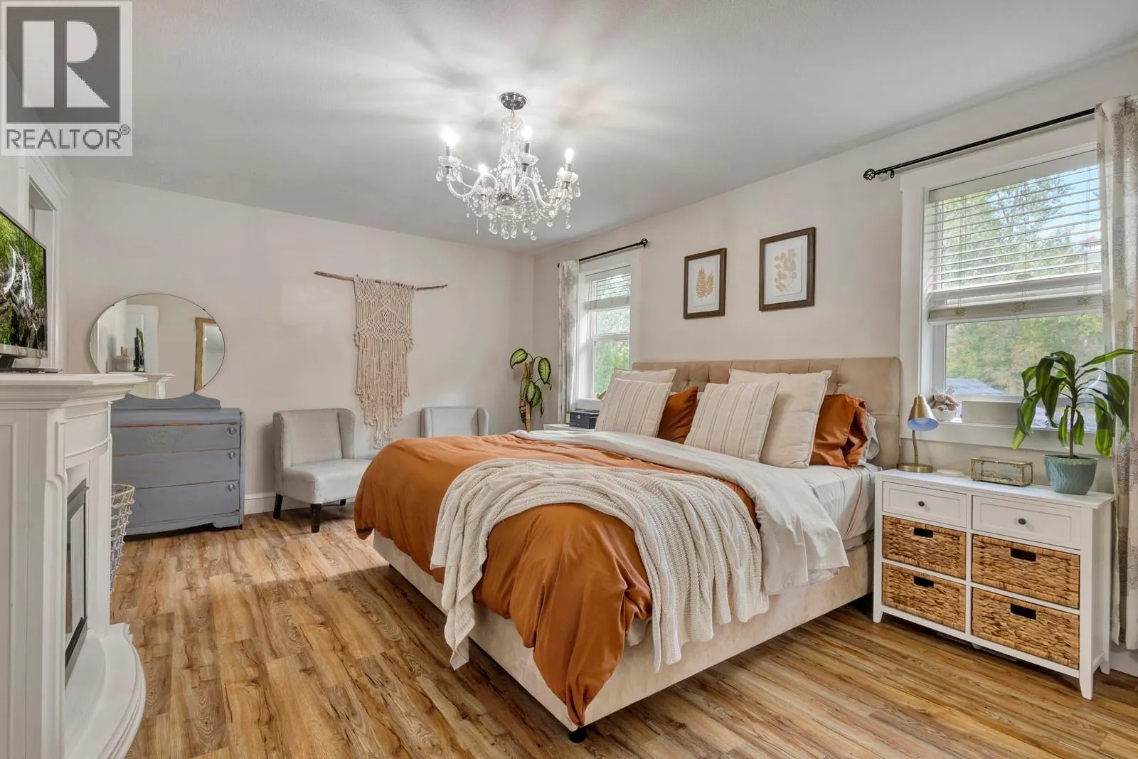 3477 Creekview Crescent