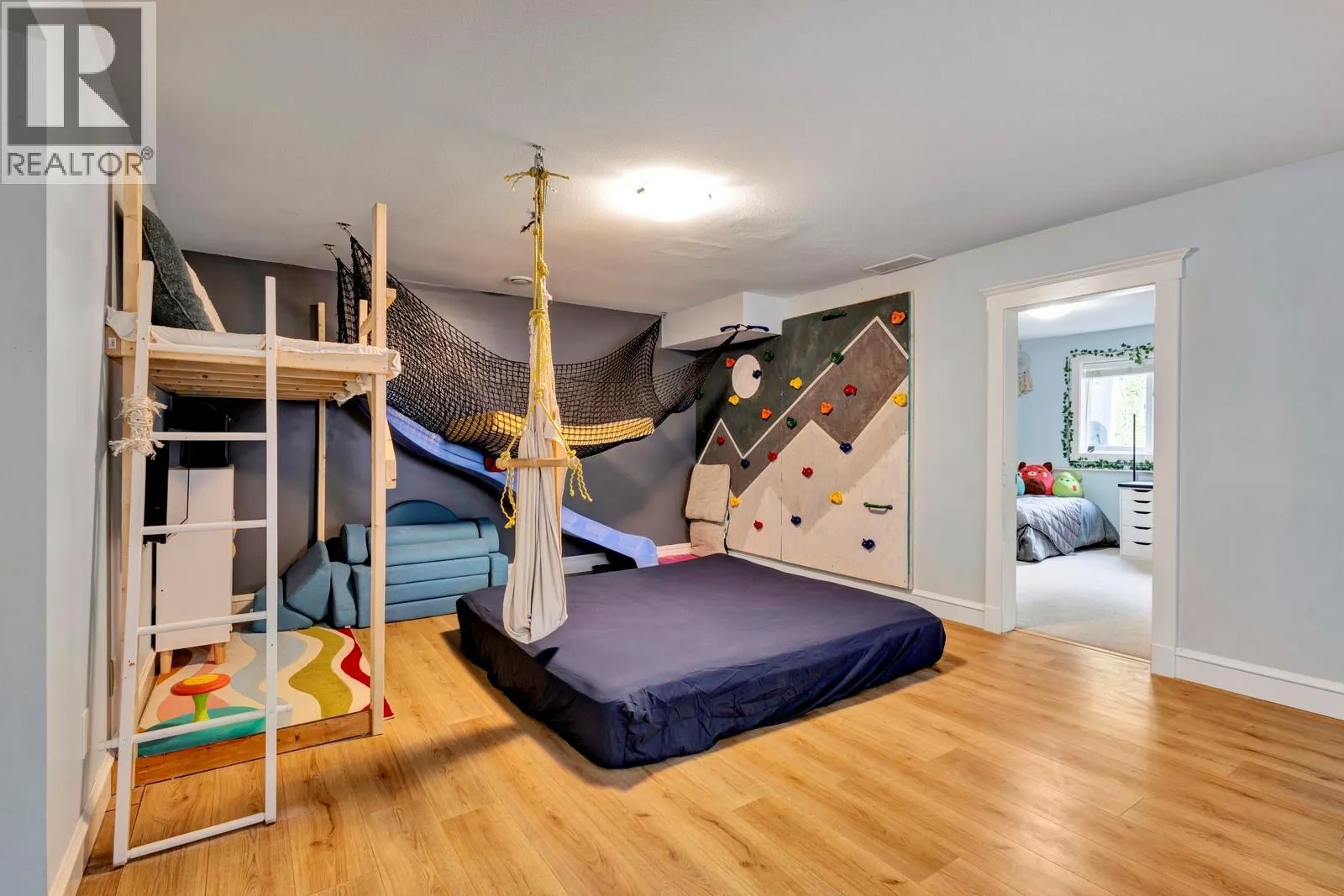 3477 Creekview Crescent