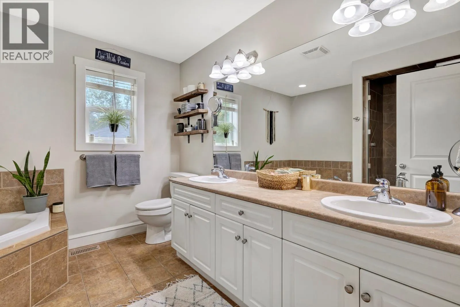 3477 Creekview Crescent