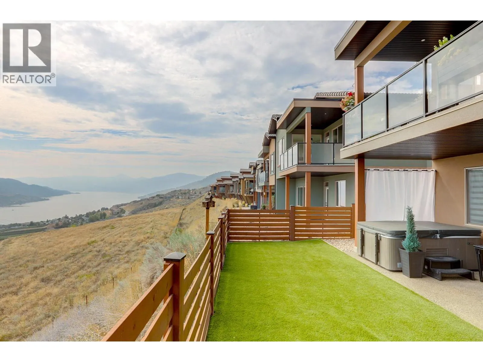 595 Vineyard Way N Unit# 8