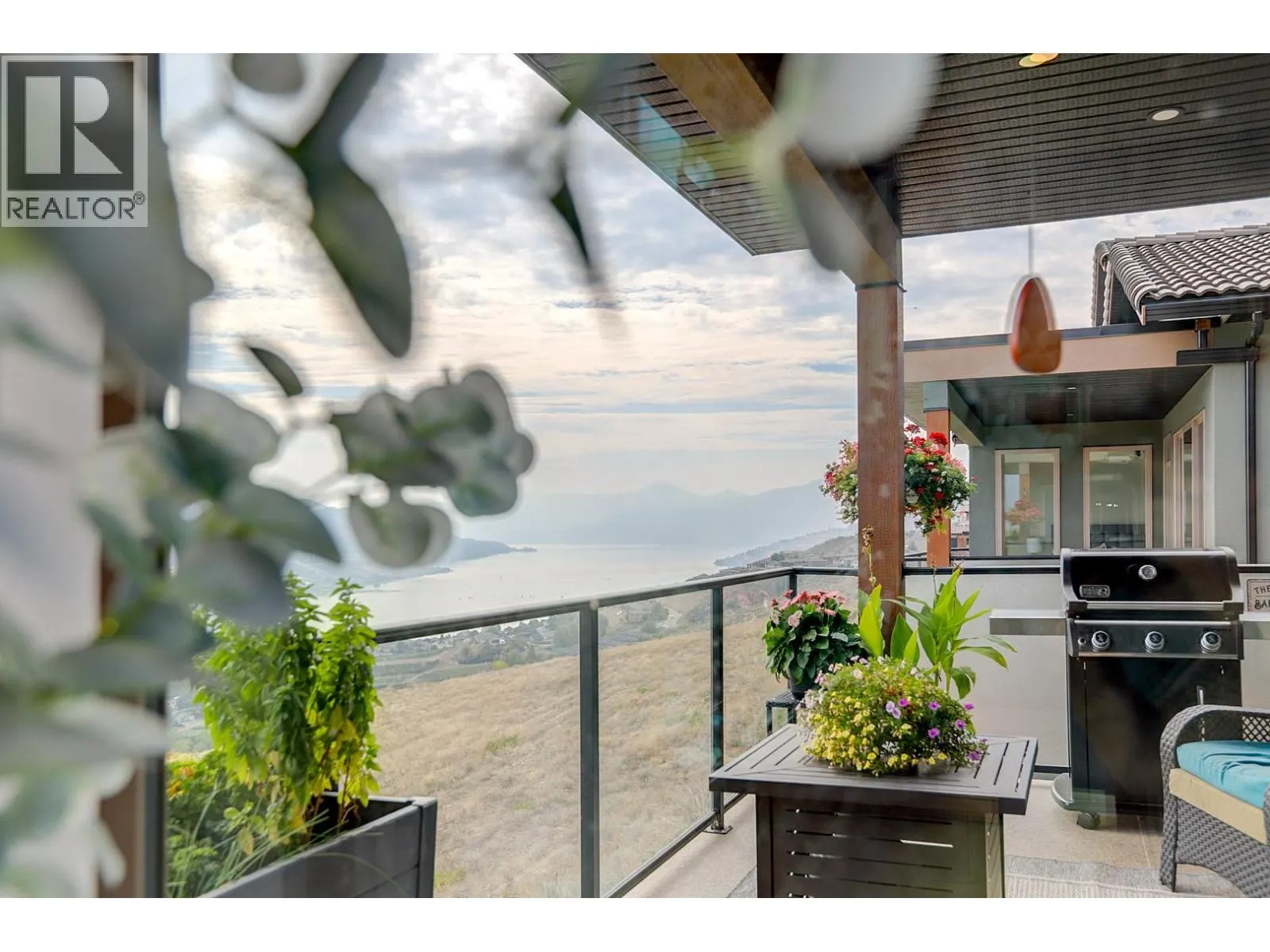 595 Vineyard Way N Unit# 8