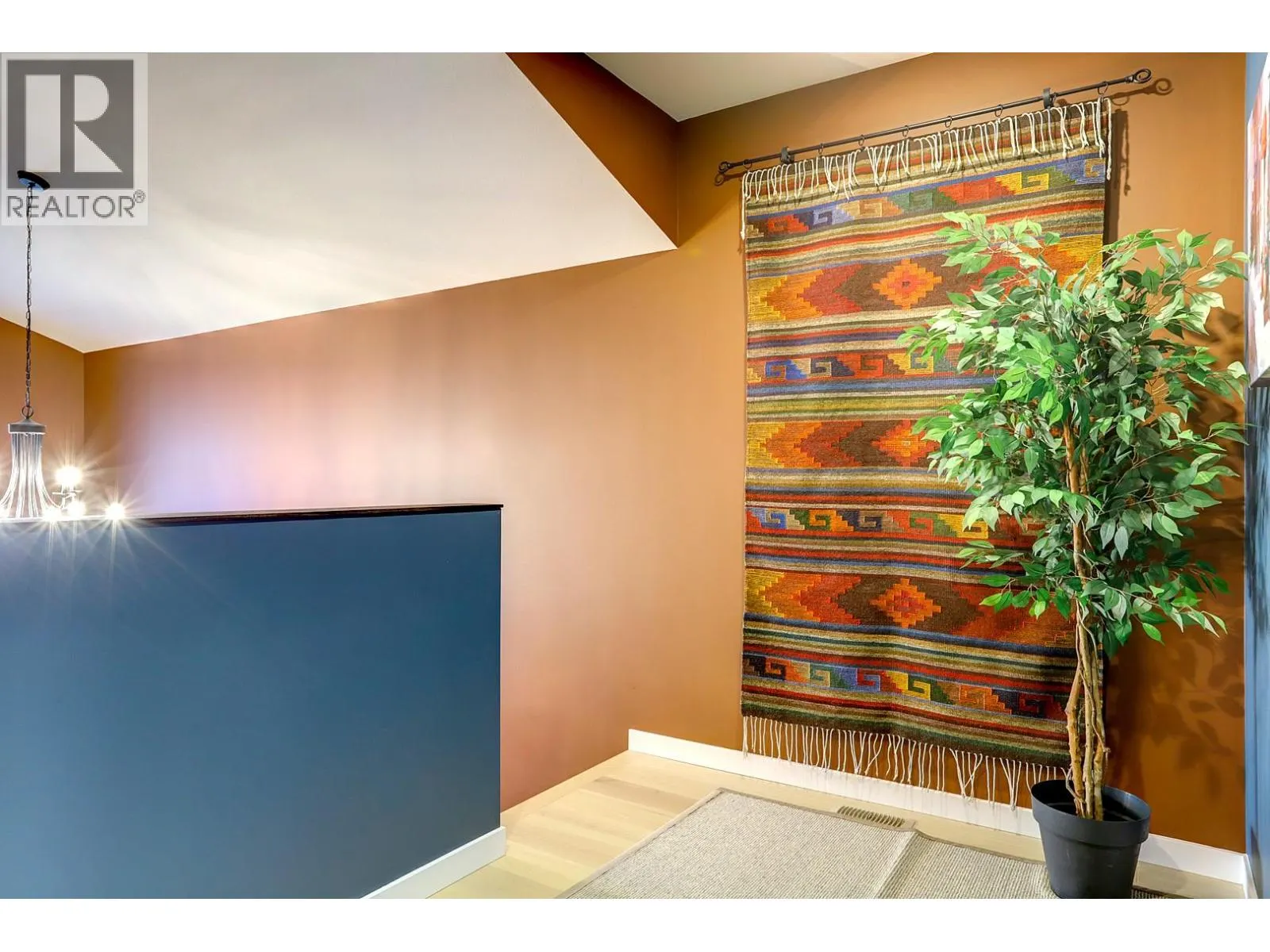 595 Vineyard Way N Unit# 8