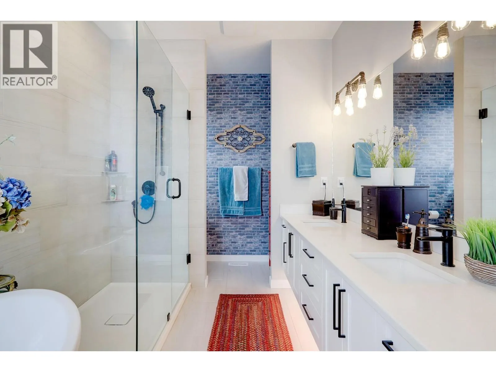 595 Vineyard Way N Unit# 8