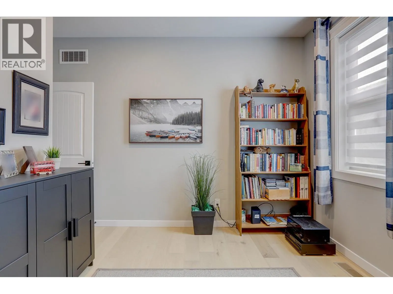 595 Vineyard Way N Unit# 8