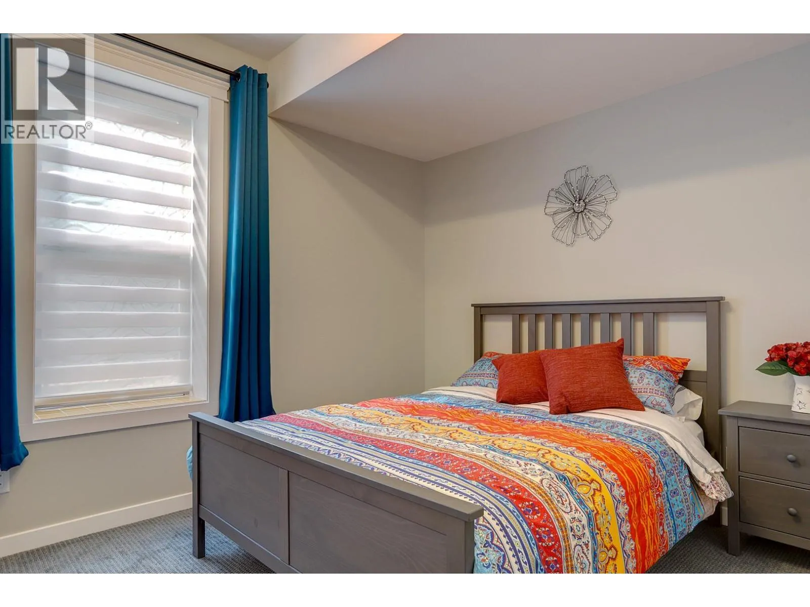 595 Vineyard Way N Unit# 8