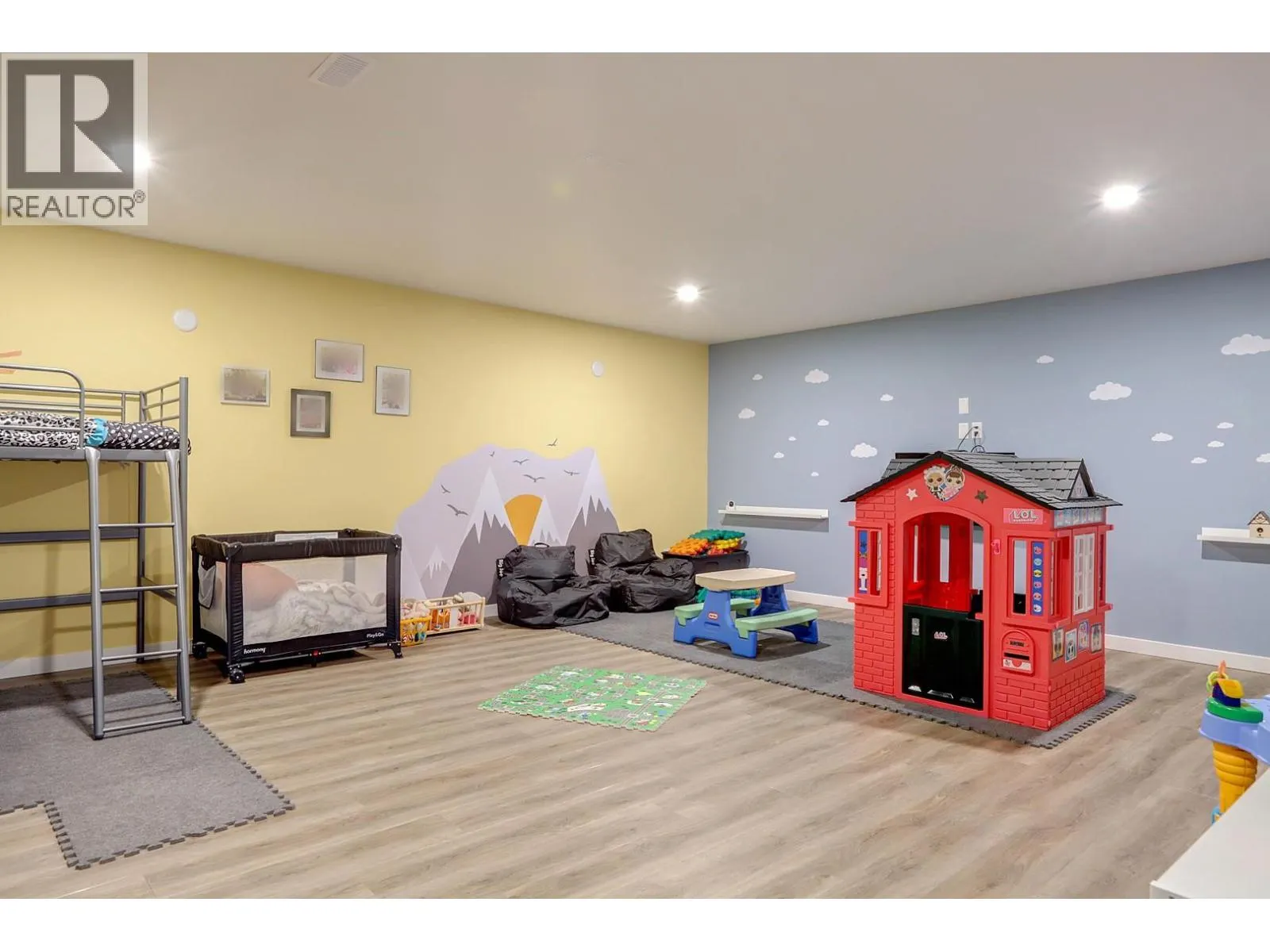 595 Vineyard Way N Unit# 8