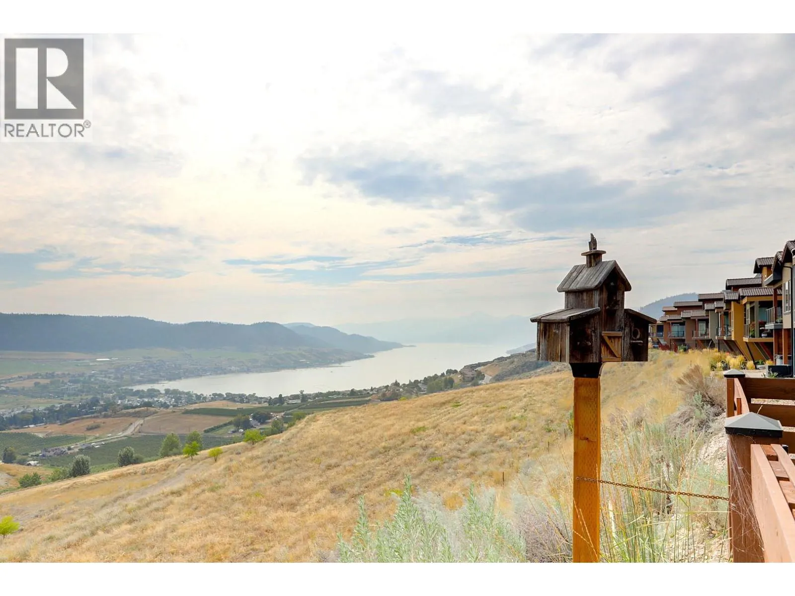 595 Vineyard Way N Unit# 8