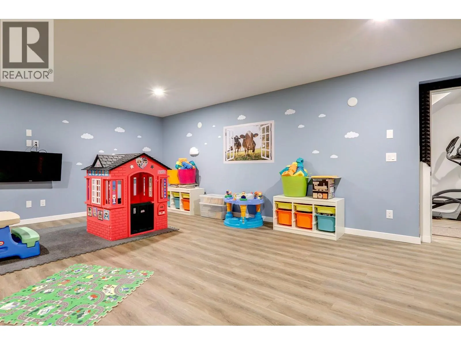 595 Vineyard Way N Unit# 8