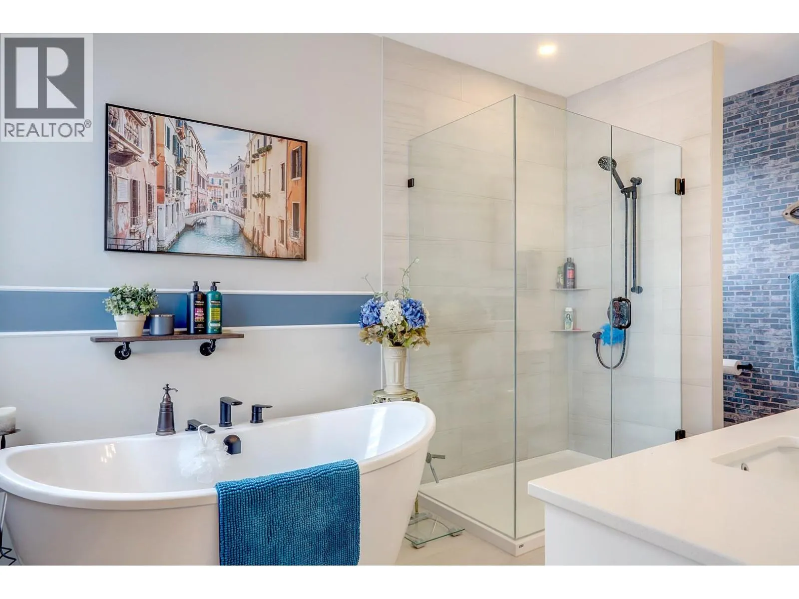 595 Vineyard Way N Unit# 8