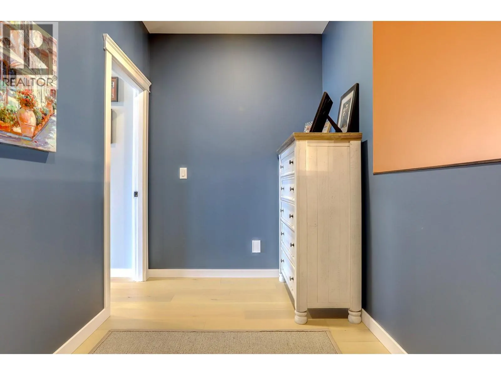 595 Vineyard Way N Unit# 8