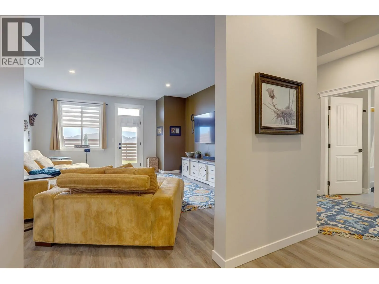 595 Vineyard Way N Unit# 8