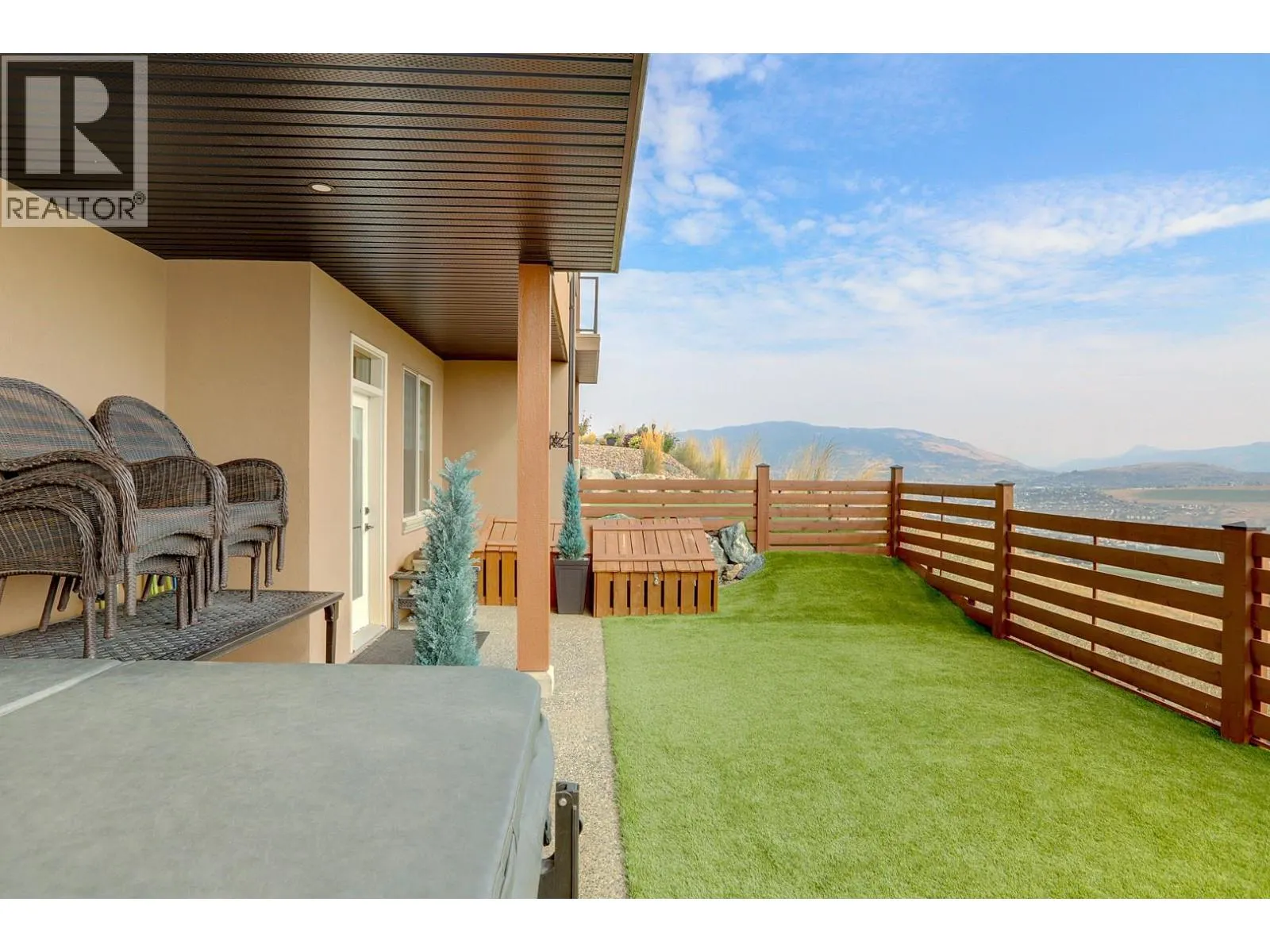 595 Vineyard Way N Unit# 8