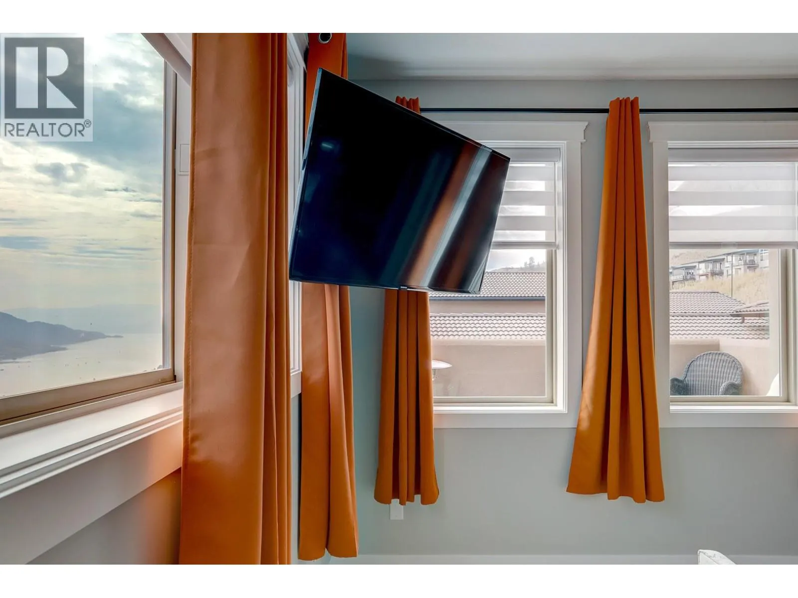 595 Vineyard Way N Unit# 8