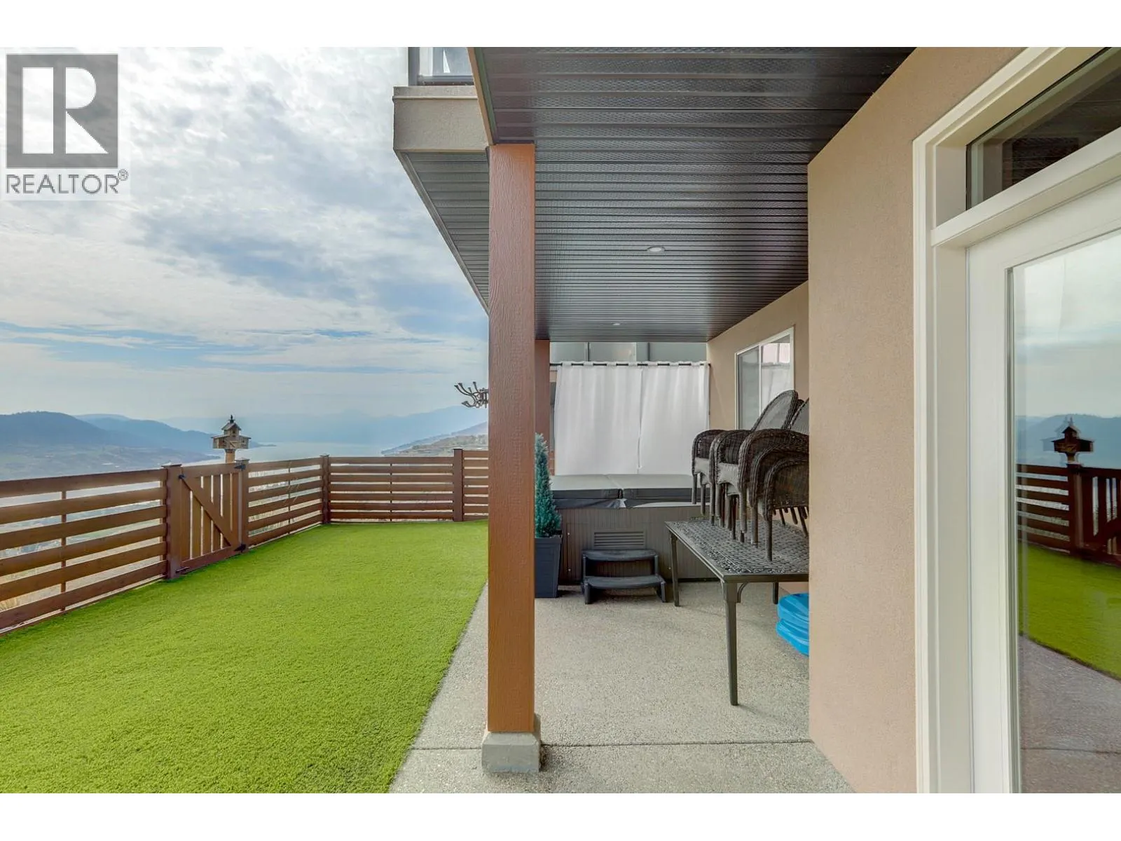 595 Vineyard Way N Unit# 8