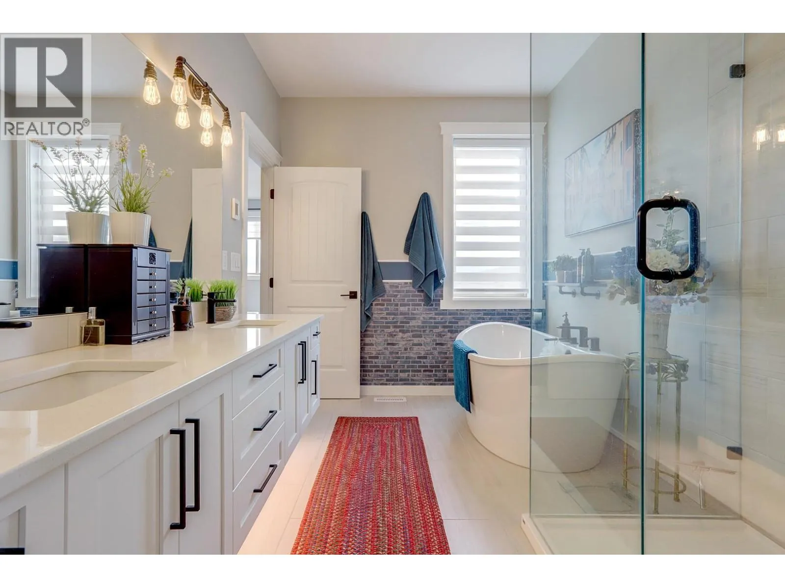 595 Vineyard Way N Unit# 8