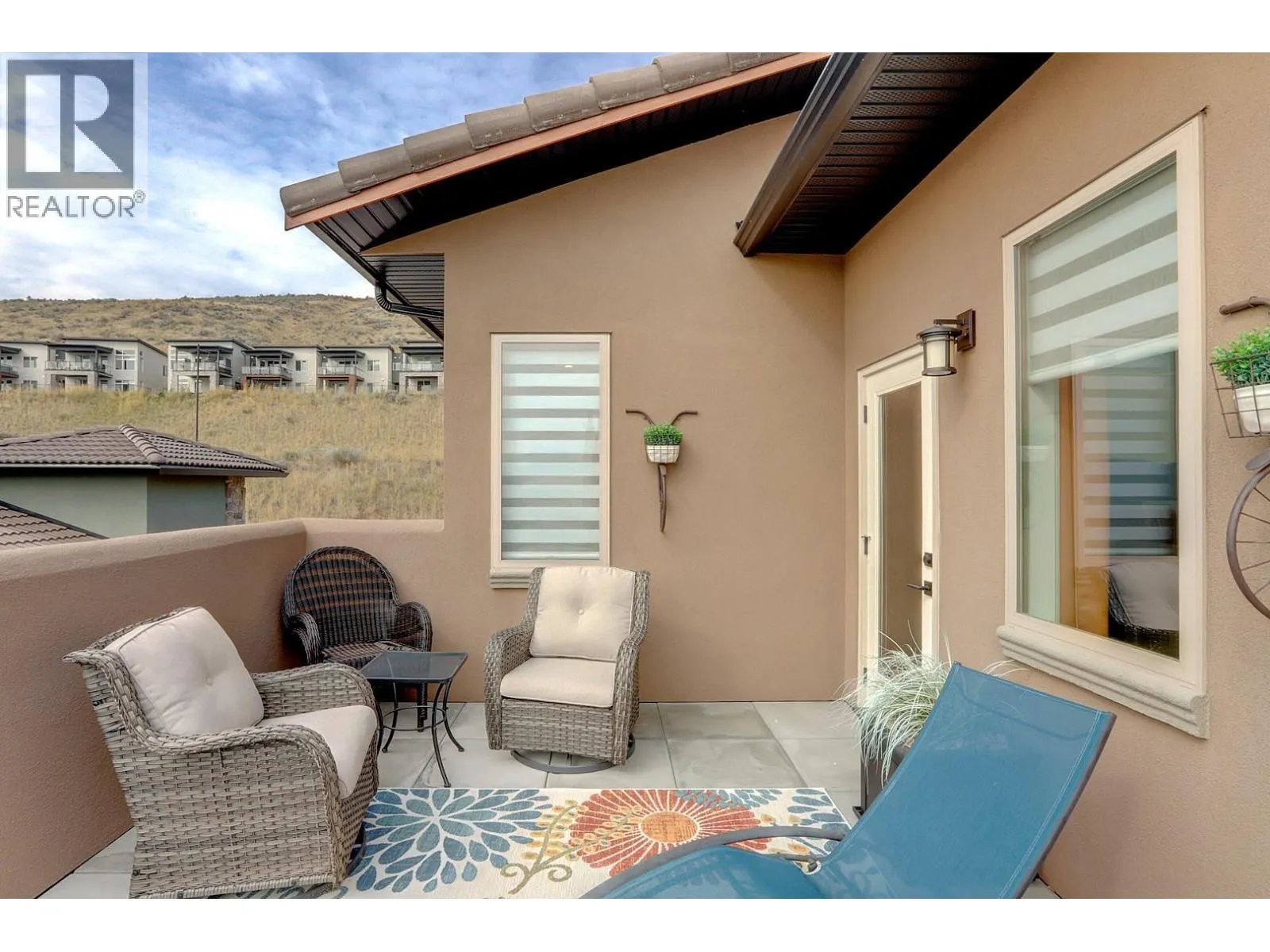 595 Vineyard Way N Unit# 8