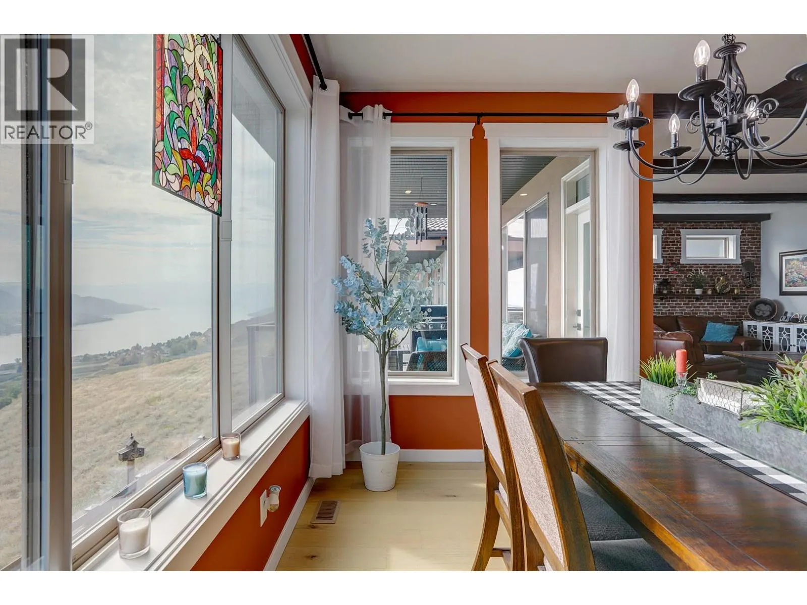 595 Vineyard Way N Unit# 8