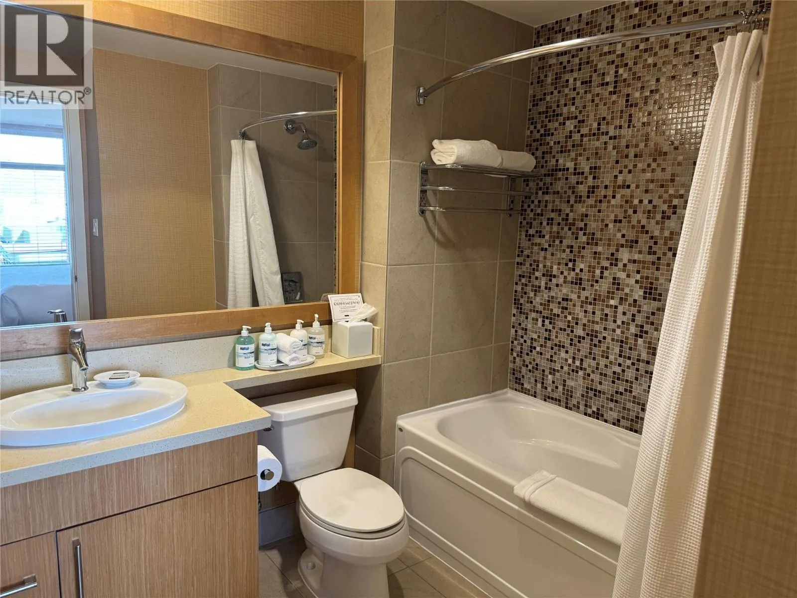 15 PARK Place Unit# 405