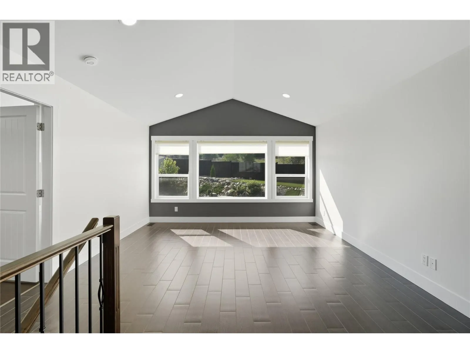 825 FERNIE Court