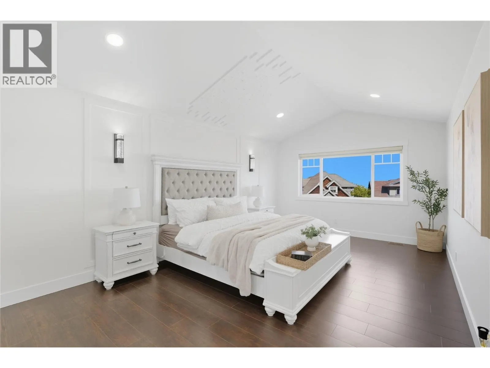 825 FERNIE Court