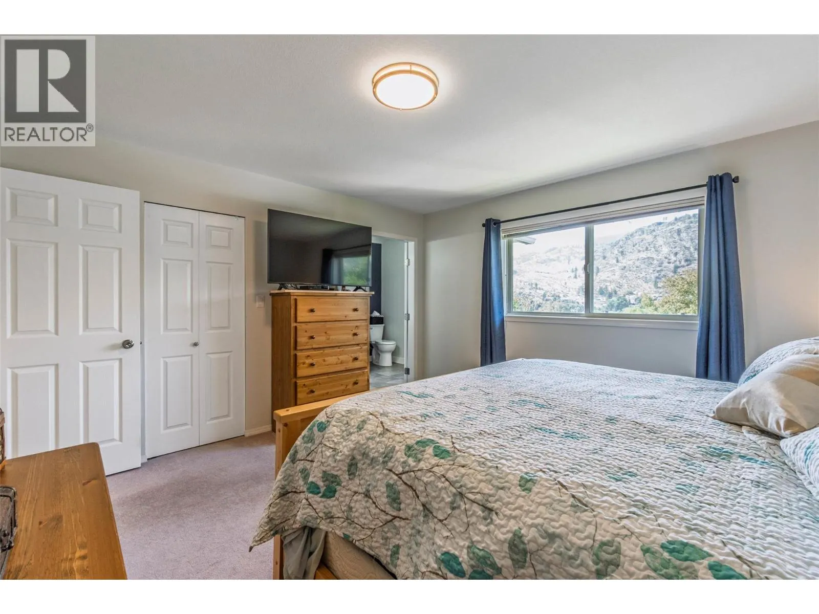 323 RIESLING Place