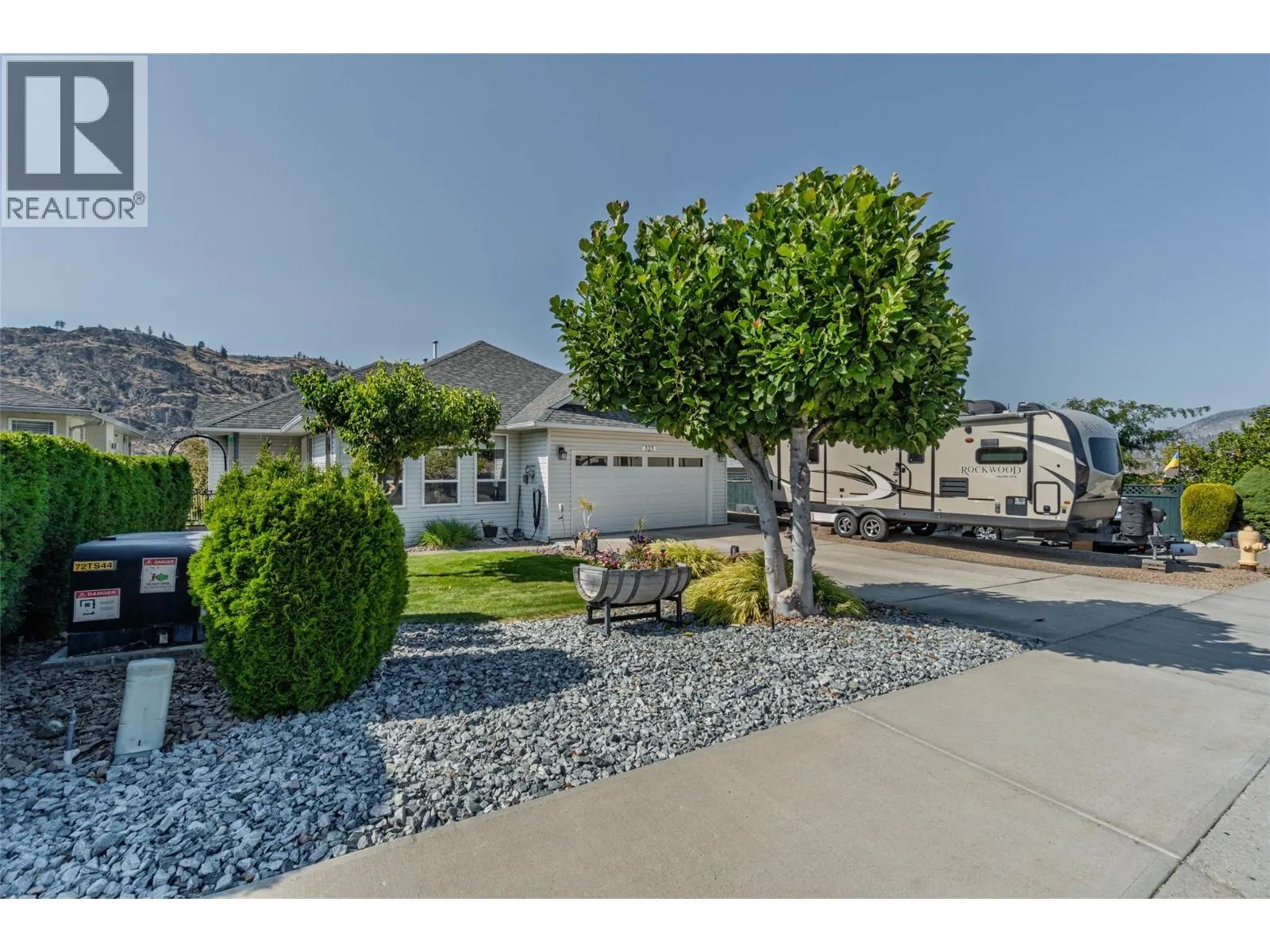 323 RIESLING Place
