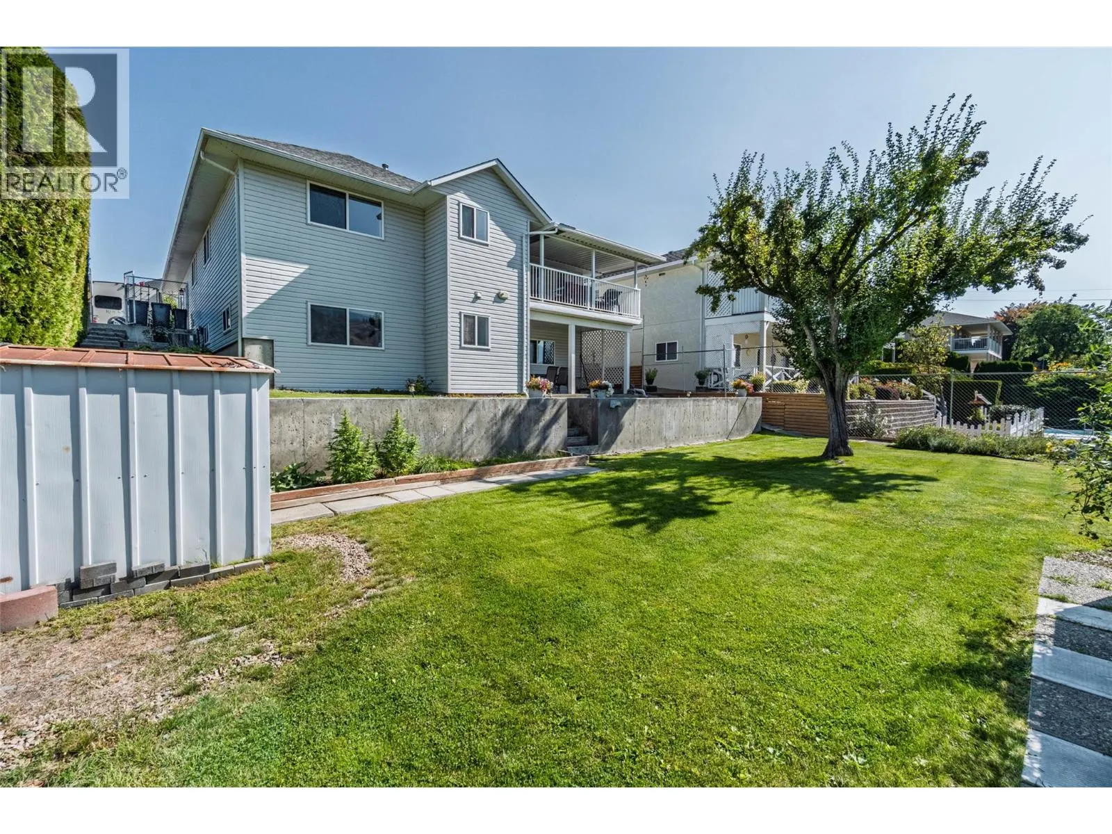 323 RIESLING Place