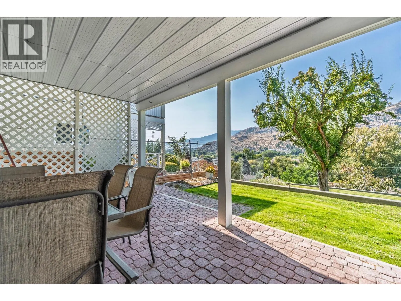 323 RIESLING Place