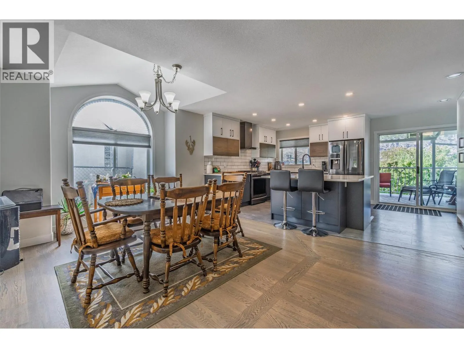 323 RIESLING Place