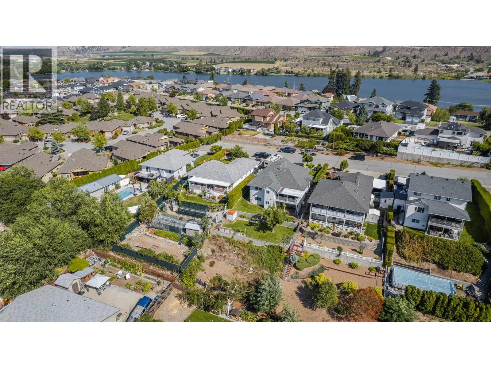 323 RIESLING Place