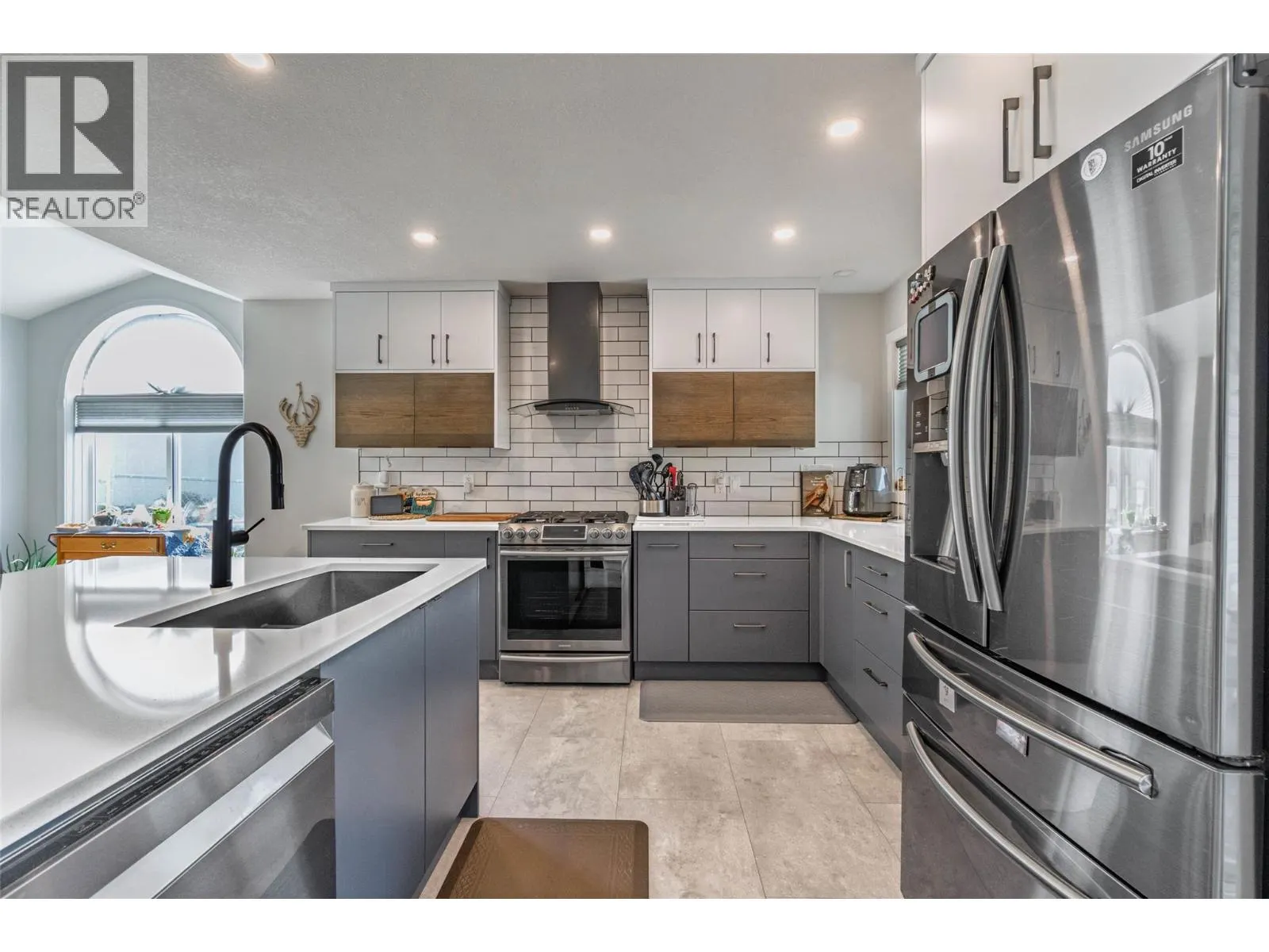 323 RIESLING Place