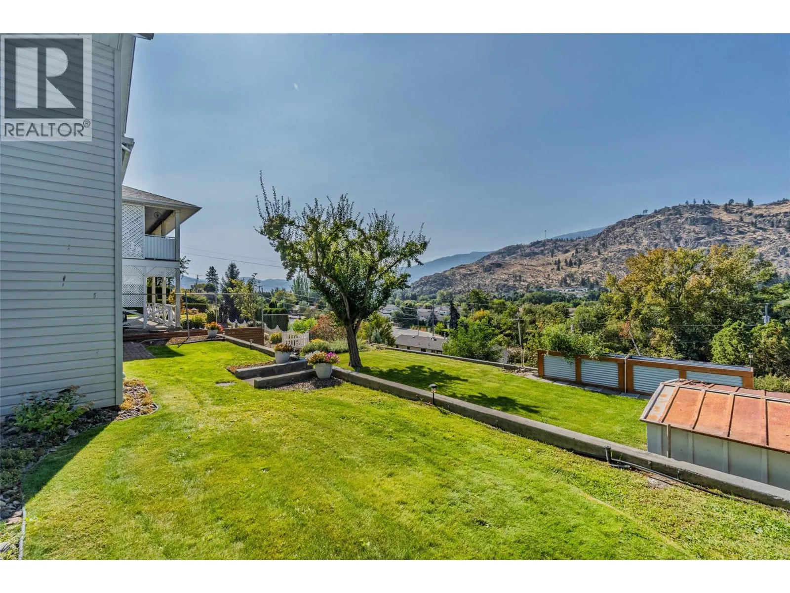323 RIESLING Place