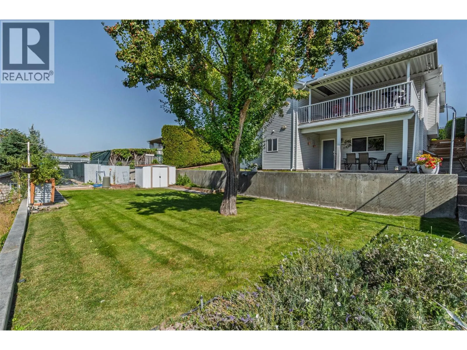 323 RIESLING Place