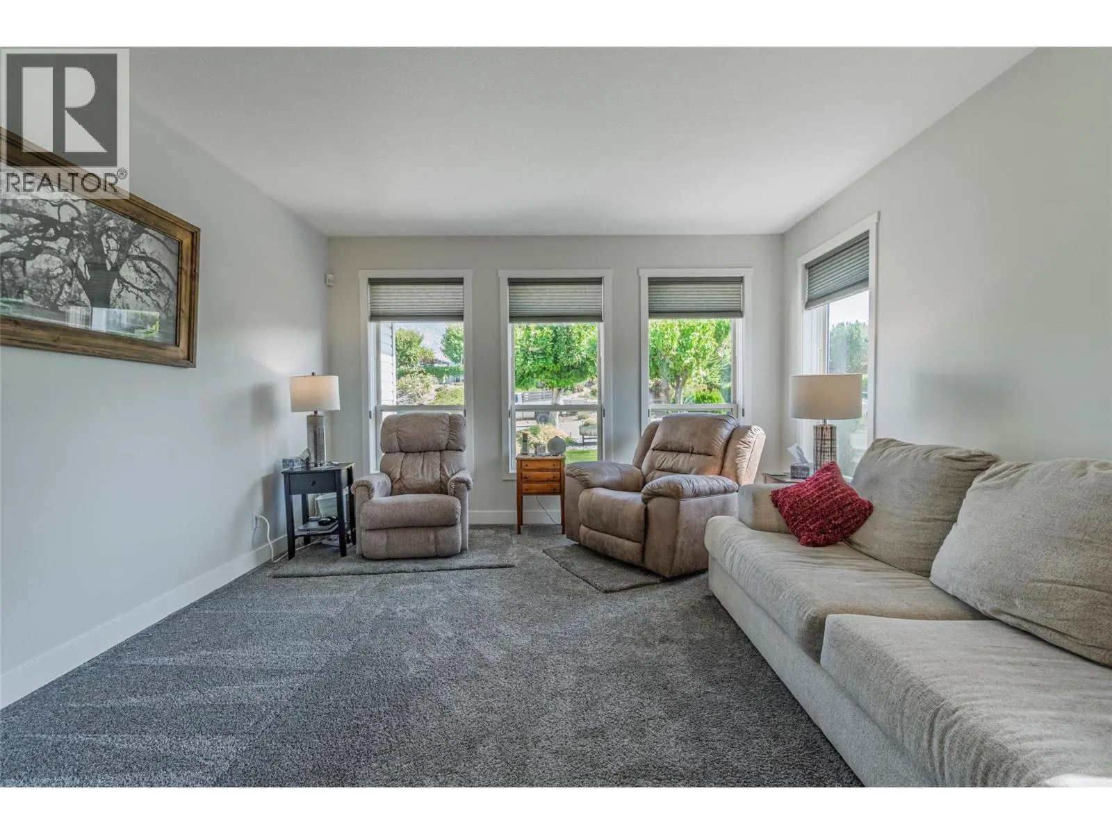 323 RIESLING Place