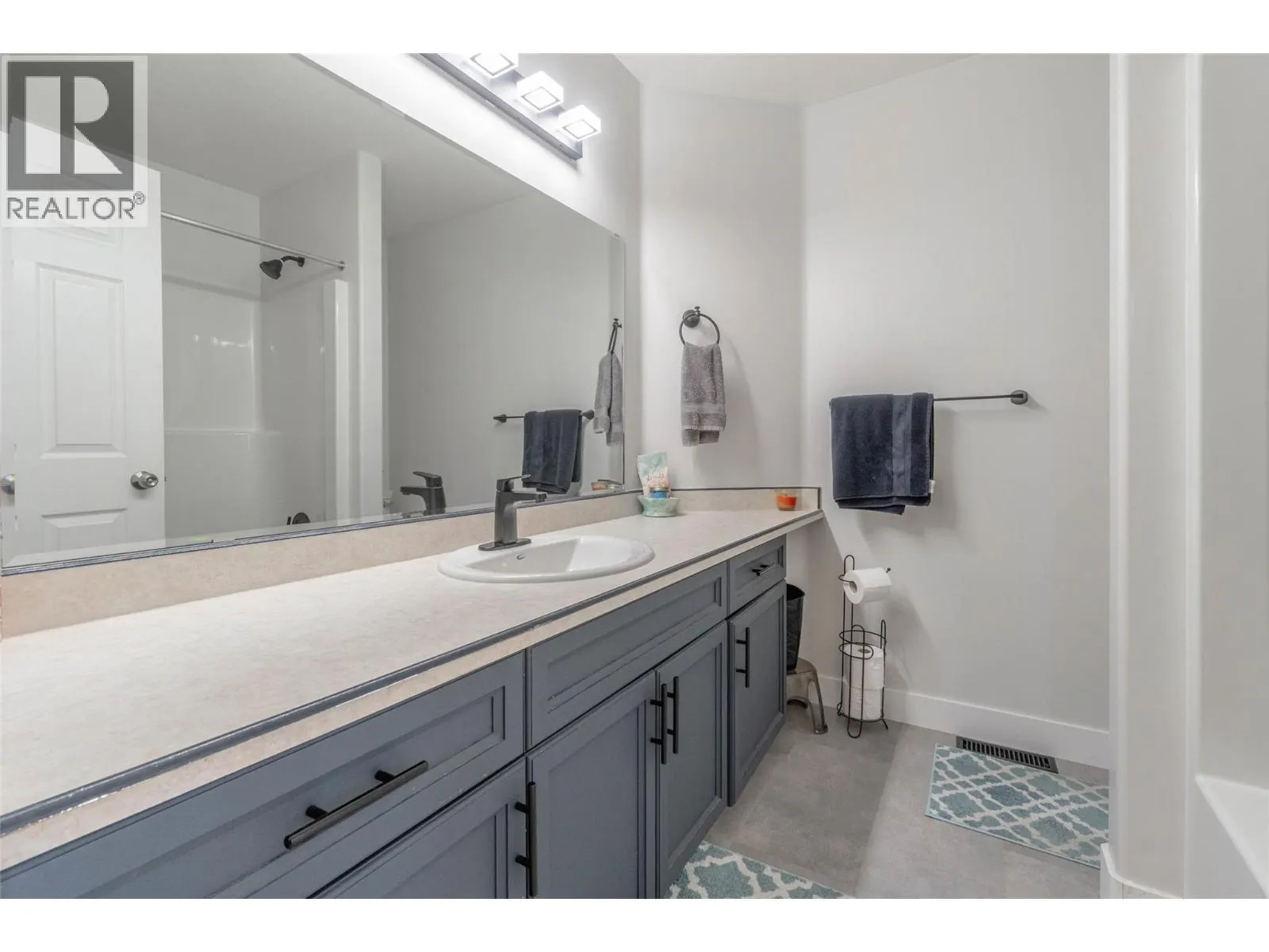 323 RIESLING Place