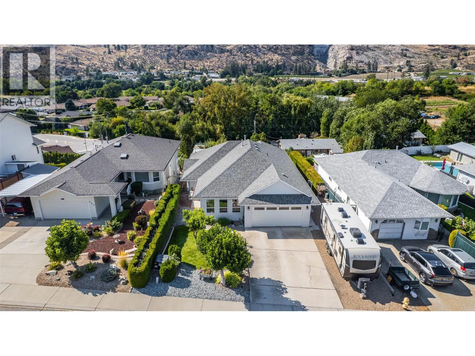 323 RIESLING Place