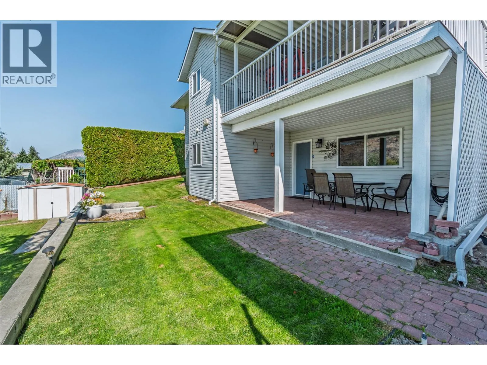 323 RIESLING Place