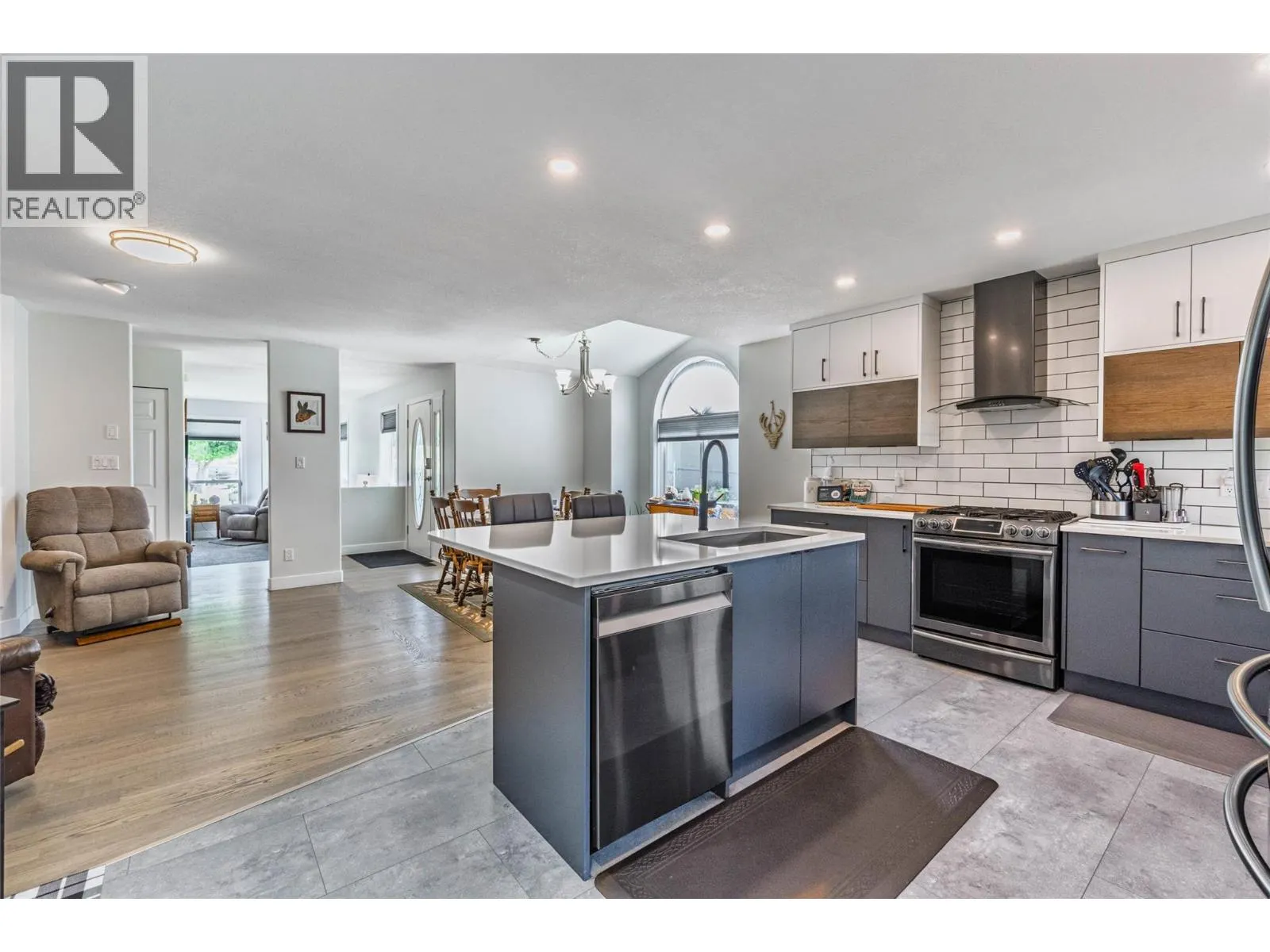 323 RIESLING Place