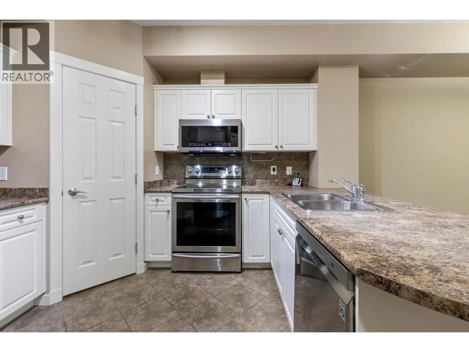 3550 Woodsdale Road Unit# 401