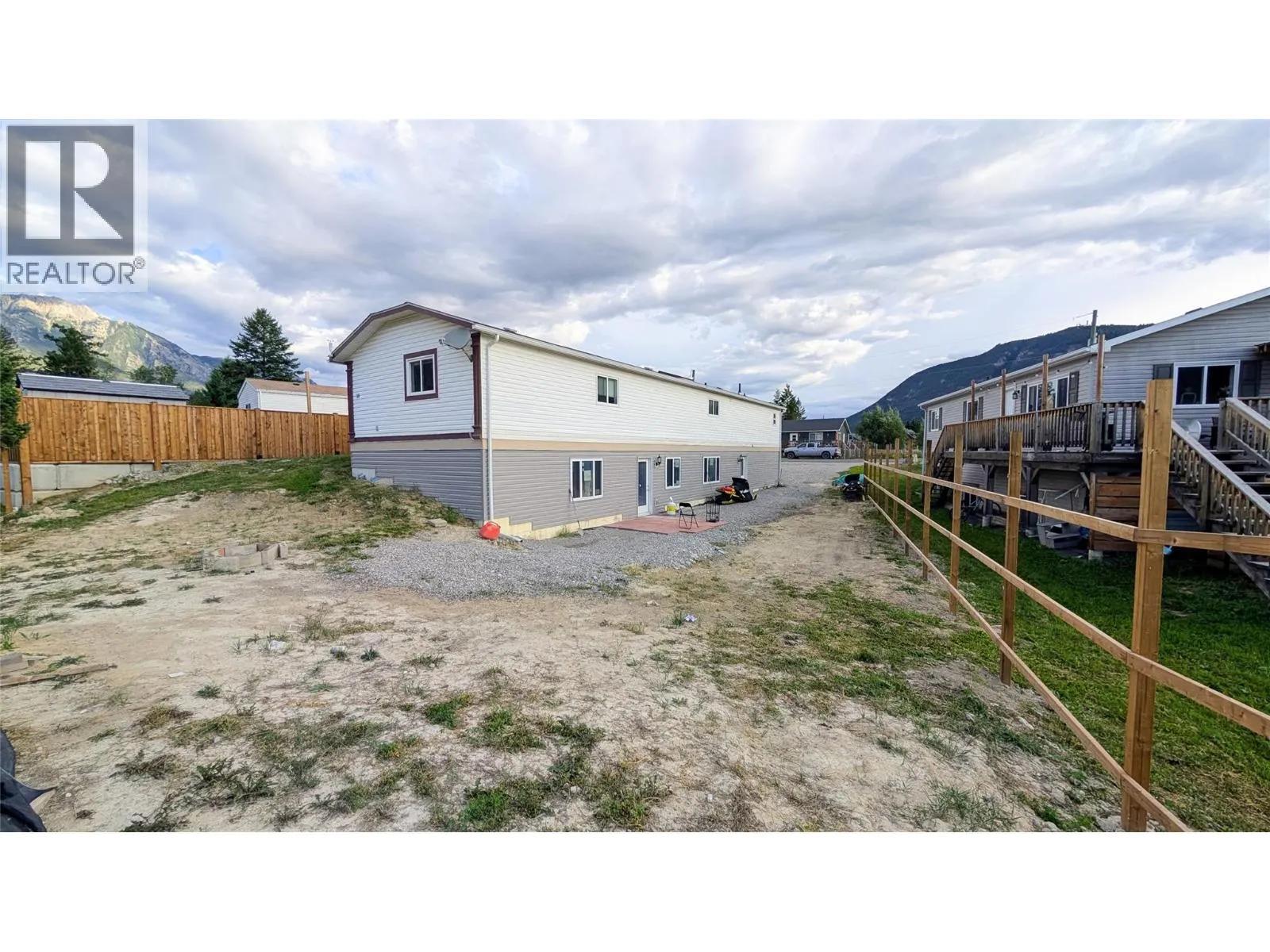 4811 CRESCENTWOOD Drive