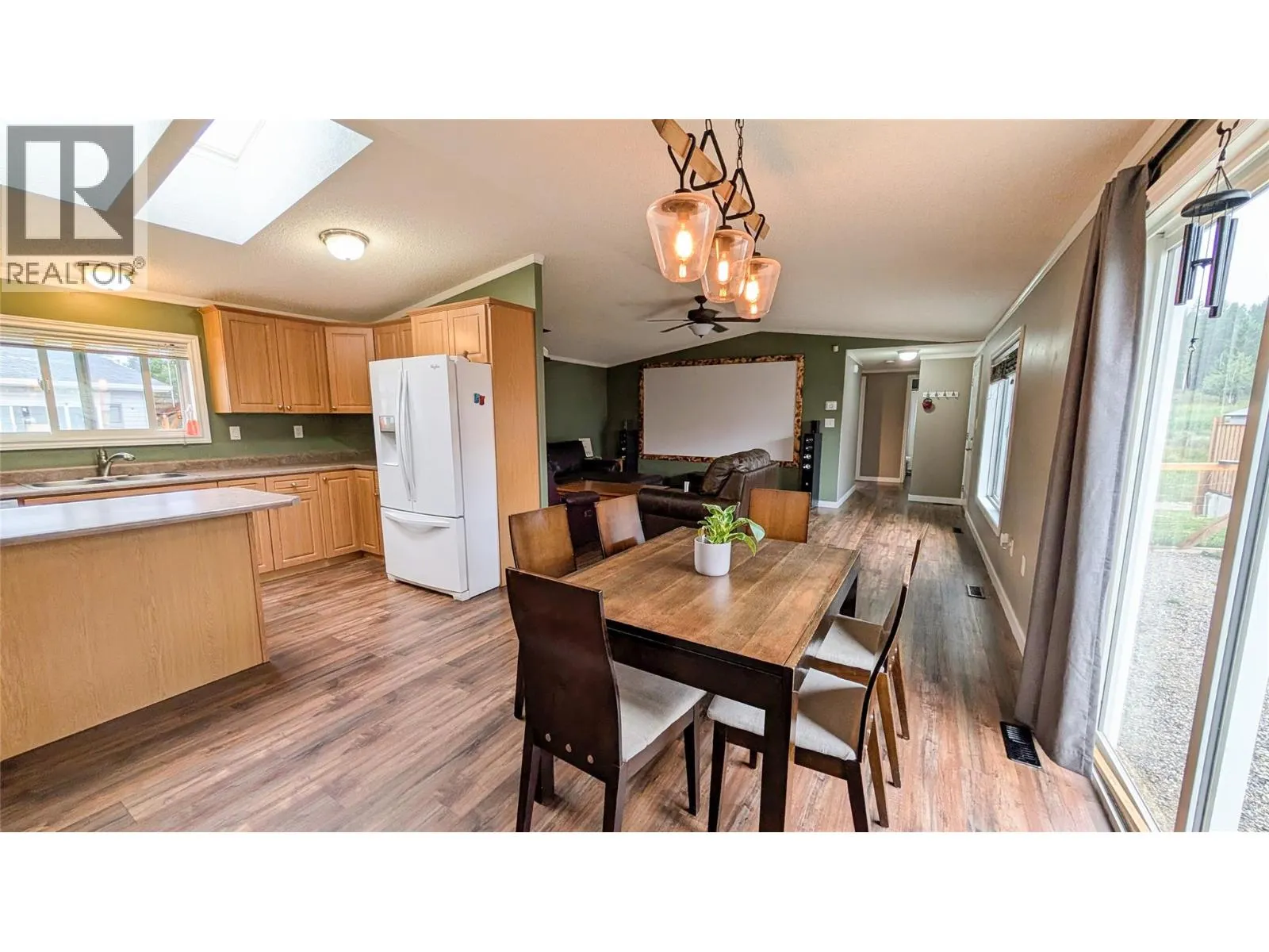 4811 CRESCENTWOOD Drive