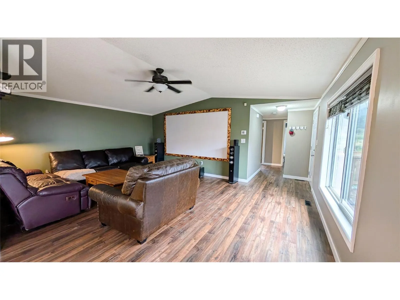 4811 CRESCENTWOOD Drive