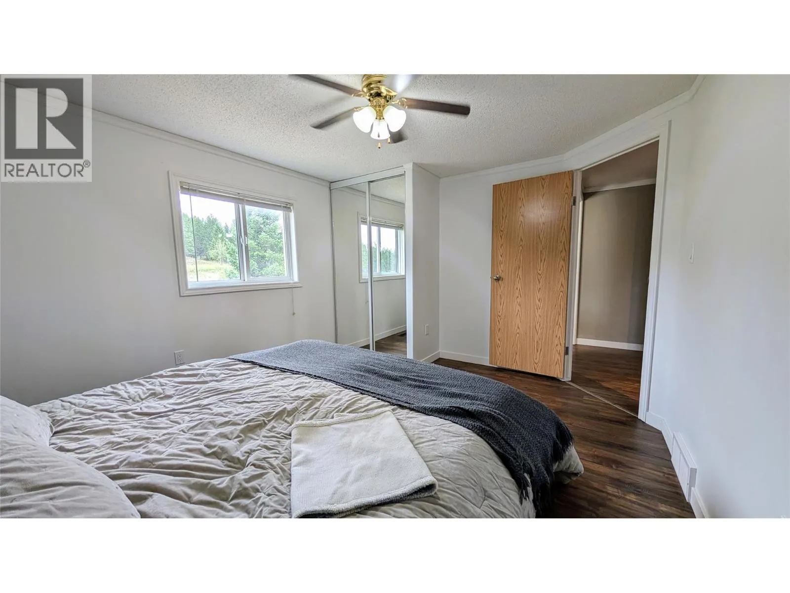 4811 CRESCENTWOOD Drive